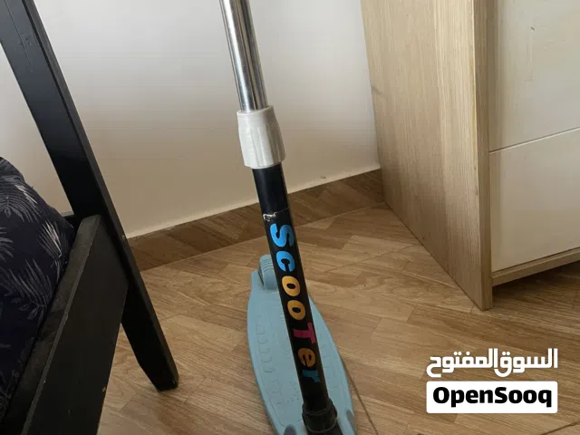 سكوتر ازرق