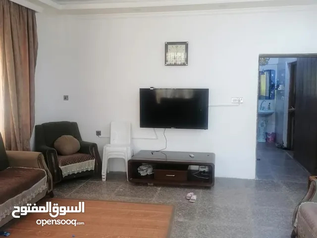250m2 4 Bedrooms Townhouse for Sale in Baghdad Doli'e