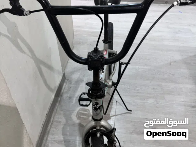 قاري TRINX