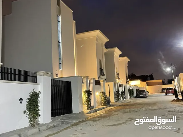 230m2 4 Bedrooms Villa for Sale in Tripoli Ain Zara
