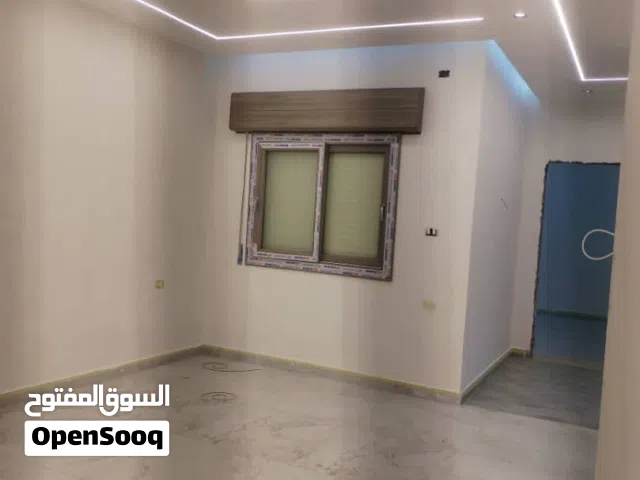 شقه تشطيب كامل  السراج شارع إبراهيم خليل  نطام 3 ادور  دور الثالث  مربوعه بلكونه  مطبخ مفصول مع مخزن