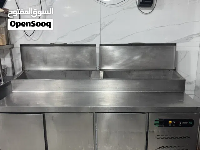 عدة مطاعم للبيع نظيفة