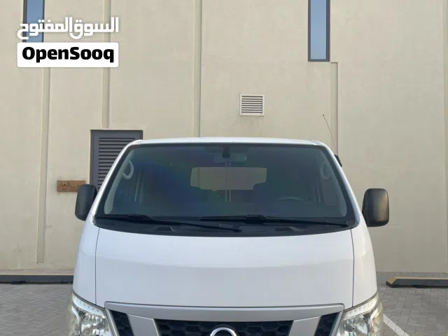 نيسان أورفان (Nissan NV350 Urvan)