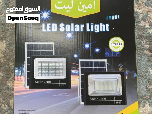 كشاف طاقة شمسية 1500 الف واط يتوفر توصيل جميع مناطق السلطنة