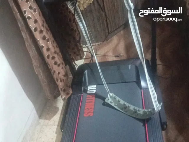 جهاز ركض جهاز رياضة نظيف كفالة شغالة لشهر 12 بحالة الوكالة
