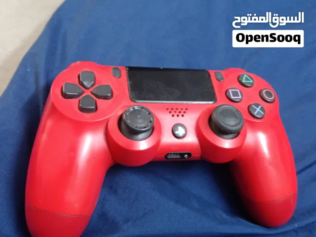 يدة بلاستيشن 4 اصلية من سوني لونها أحمر استعمال شهرين فقط