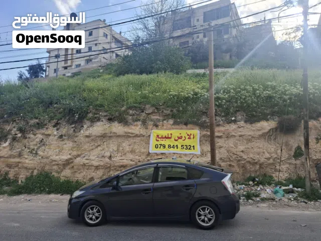 قطع عدد 3 اثنتين متلاسقات وواحده بعد درج للبيع بمنطقة بدر حي نزال للبيع بسعر 140,000