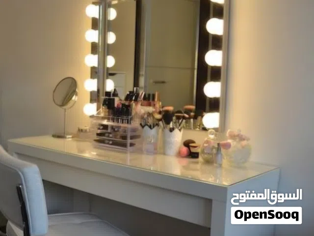 كرسي منظرة طاولة حالة ممتازة