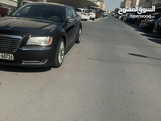 Used Chrysler 300 in Farwaniya