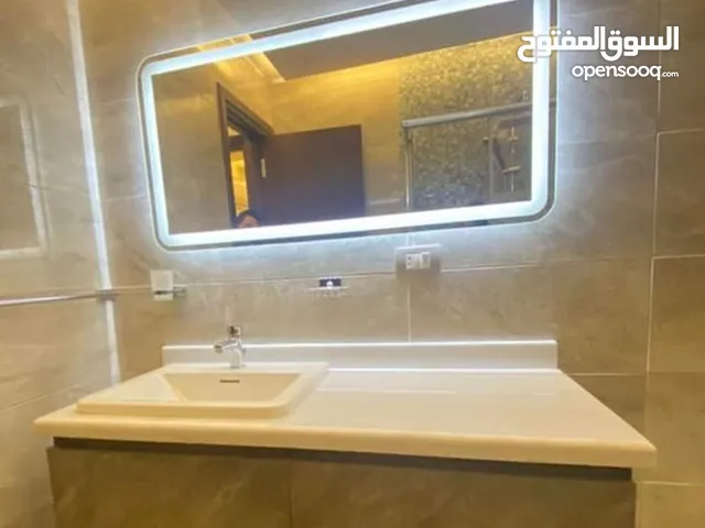 مطابخ خشب والوميتال والمونتال وبورديوم وhbl ,mdf  جاهزه وعموله بطلب والتصميم متاح جميع المقاس