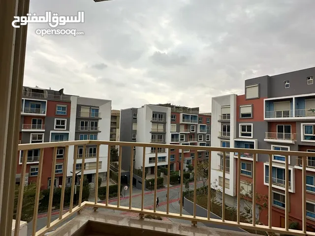 شقة 191 متر تشطيب ألترا سوبر لوكس في أفضل كومباوند بالقاهرة الجديدة