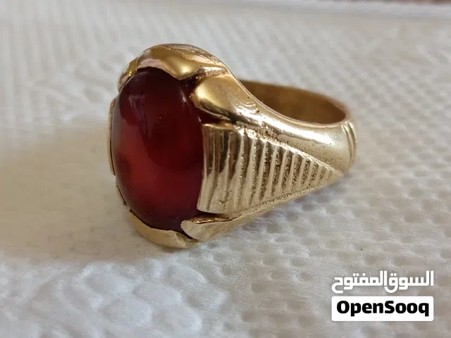 خاتم قديم متوج بالعقيق اليماني ...إقرأ الوصف ضروري