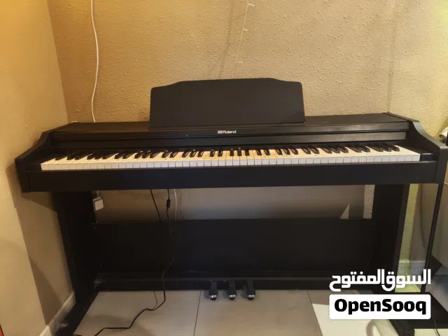Roland piano Rp102