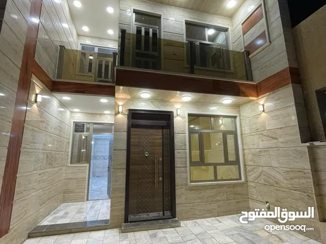 285 m2 4 Bedrooms Townhouse for Sale in Baghdad Saidiya