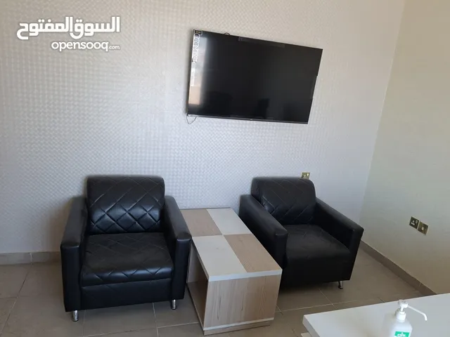 اثاث مكتبي ومنزلي شبه جديد