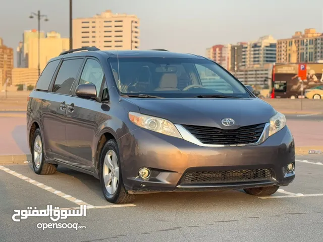 Used Toyota Sienna in Dubai