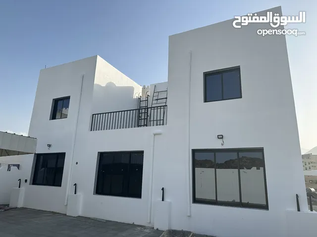 247m2 5 Bedrooms Villa for Sale in Al Dakhiliya Sumail