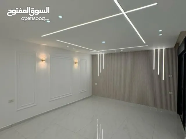 شقق في منطقه الطيره مساحه مخطلفه من 130و150 و180 سعر المتر الف دولار