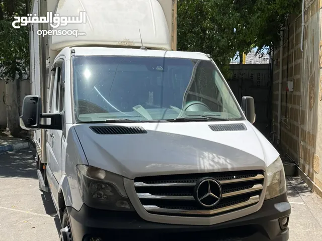 مرسيدس 519 2018 متور 3000 صندوق مع رمبة دبل كبينة