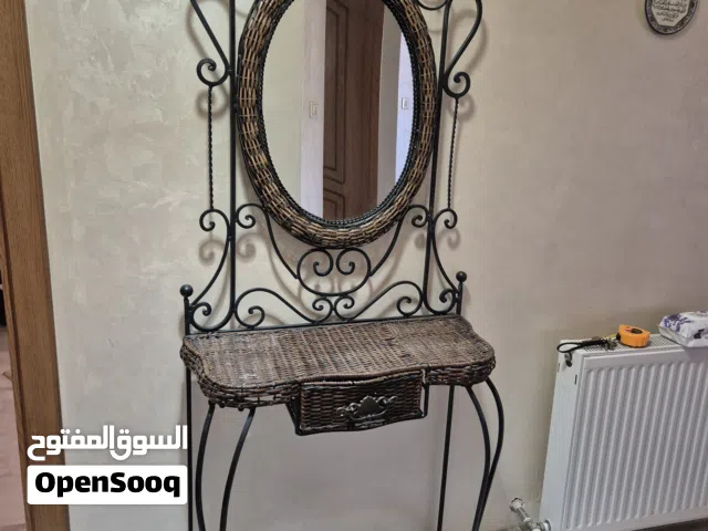 مرايه مع استاند لمدخل المنزل