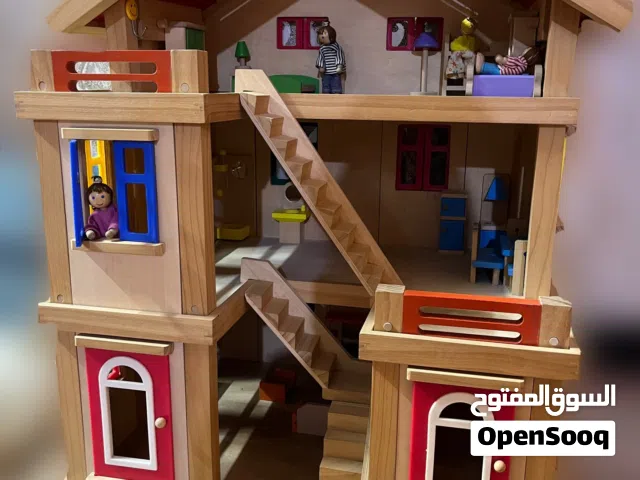 كوخ العاب كبير نسبياً