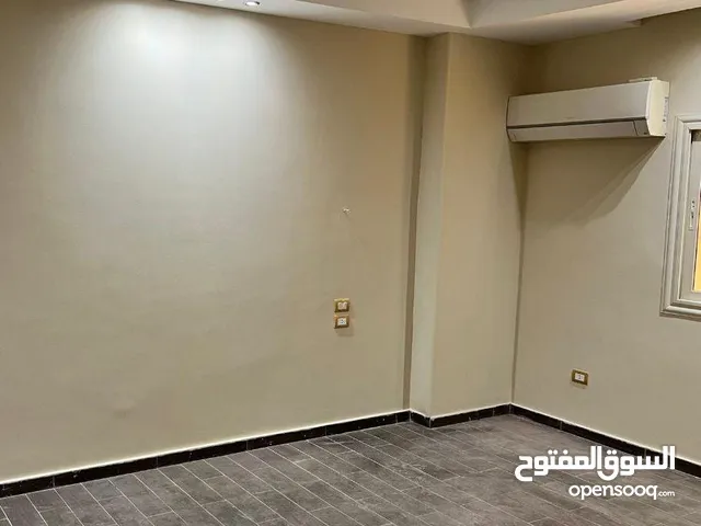 شقة مميزه للايجار - اللوتس الشمالية التجمع الخامس نصف مفروش