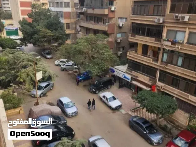 شقه للبيع  170 متر .. أماميه  شارع احمد السمان بجوار السراج مول المنطقه الثامنه مدينه نصر