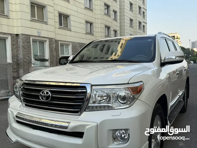 Land Cruiser GXR 2013 clean