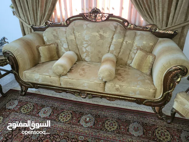 طقم كنب ضيوف مستعمل بحالة الجديد