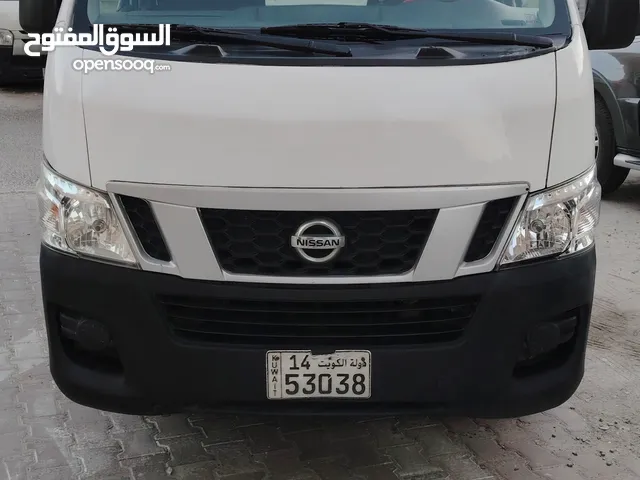 Bus - Van Nissan in Farwaniya