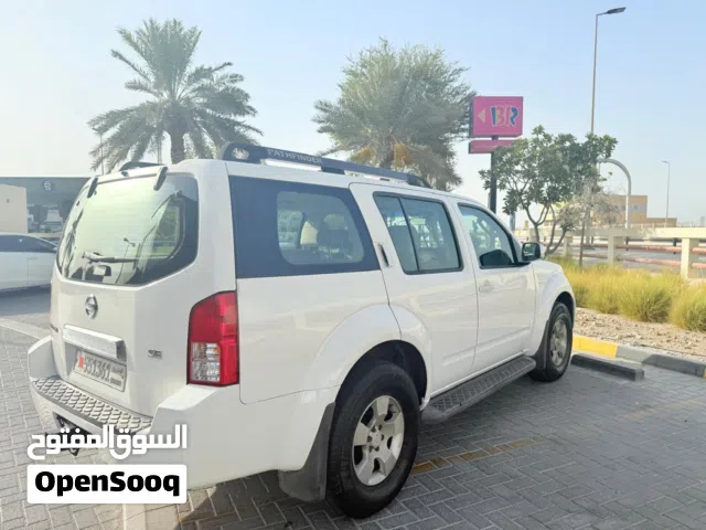 2006 نيسان باثفايندر Standard