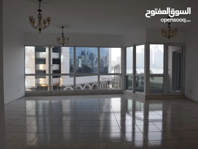 2700 ft 3 Bedrooms Apartments for Rent in Sharjah Al Majaz