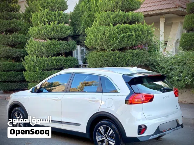 2022 كيا نيرو EX