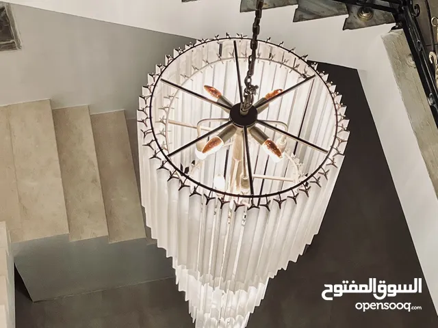 ثريا فاخره تعليق من سقف السطح للدور الأرضي