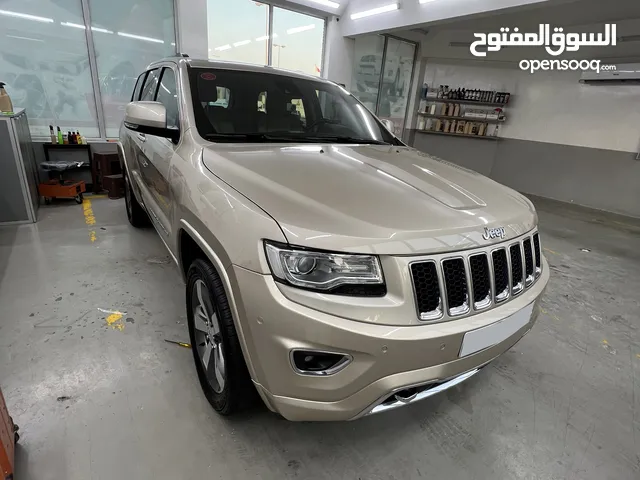 Jeep Grand Cherokee Overland in Excellent Condition, Agency Maintained, Single Owner.