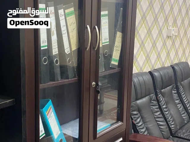 أثاث مكتبي للبيع