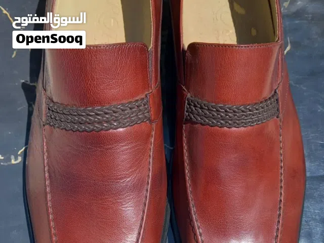 حذاء رجالي جديد