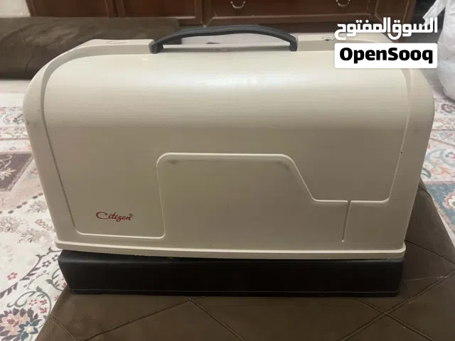 مكينة خياطة ملابس منزلية بحالة ممتازة