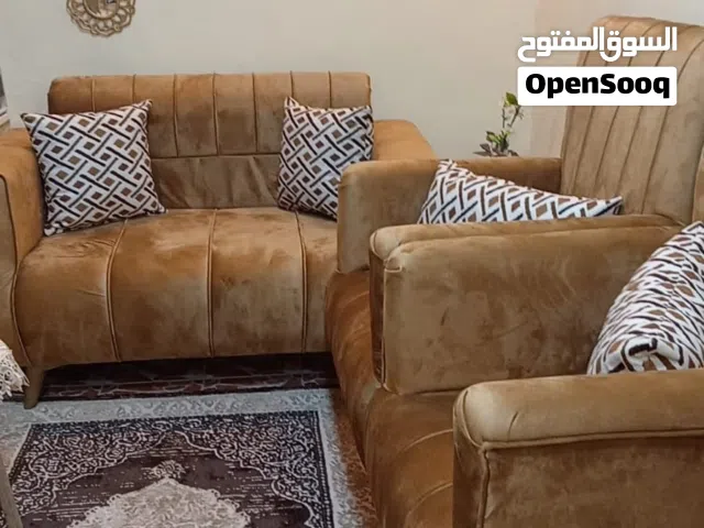 تسع مقاعد للبيع المستعجل بسعر البلاش تفصيل من اسبوع معاه فاتورة كفاله سنه
