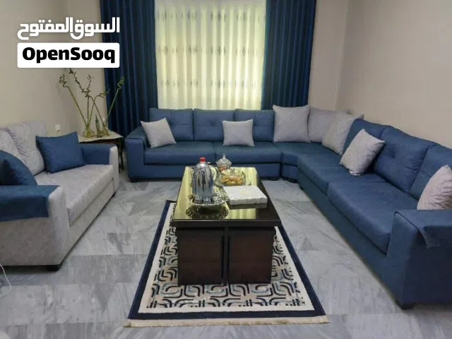 كورنر فخم مستعمل بحالة الجديد مع توابعه