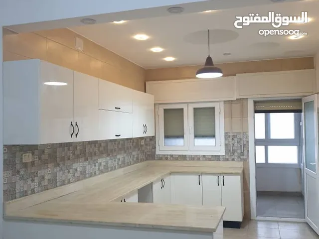 شقة سكنية نظيفة جدا في طريق الشوك للايجار.. اقرأ الإعلان اكويس