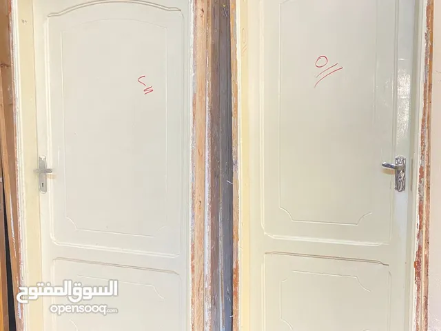 ابواب خشب سويد بحال الوكاله عدد 7 ابواب مع كامل اغراضهم