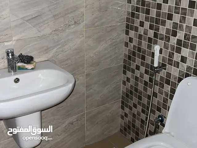مكتي بجاري فاخر جدا للبيع في  أفضل مواقع شارع مكة   الرقم المرجعي :  2193/2192