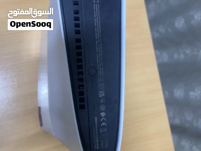 بلاستيشن فايف للبيع نظيف جدا معى الضمان و كرتونه و الوايرات وقابل للتفاوض و الدفع عند الاستلام