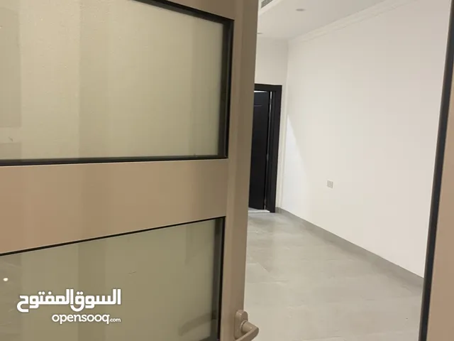 500 m2 4 Bedrooms Apartments for Rent in Hawally Salwa