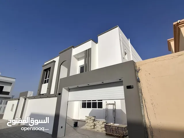 فيلا راقيه بتشطيبات عالية الجودة العامرات المنطقه الخامسه