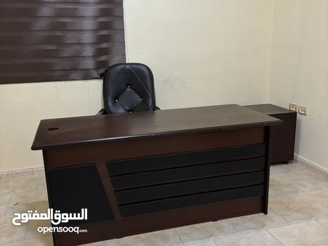 عفش مكتب بحالة جيدة للبيع بسعر ممتاز
