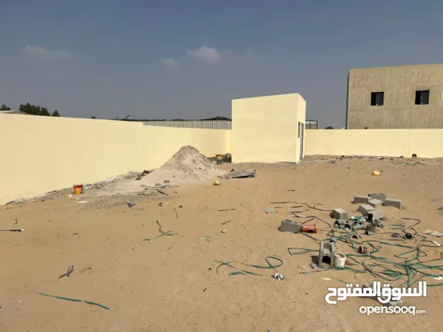 للايجار السنوي 10 الف قدم مربع 150 الف سنويا مع كهرباء 25 كيلو وات ومكتب وحمام ومتطبخ