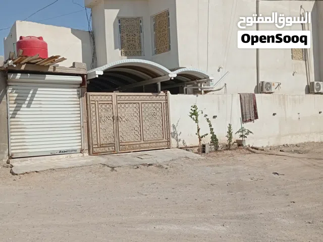 250 m2 More than 6 bedrooms Townhouse for Sale in Basra Abu Al-Khaseeb
