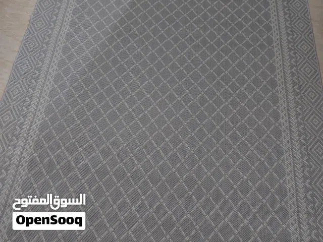 سجاد وممرات للبيع في شي جديد وفي شي مستعمل بس نضيف